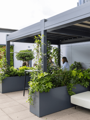 100 Embankment - Covered Roof-min